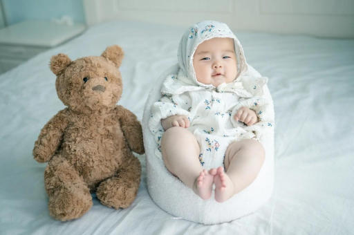 襄垣宝宝吃不饱母乳的症状